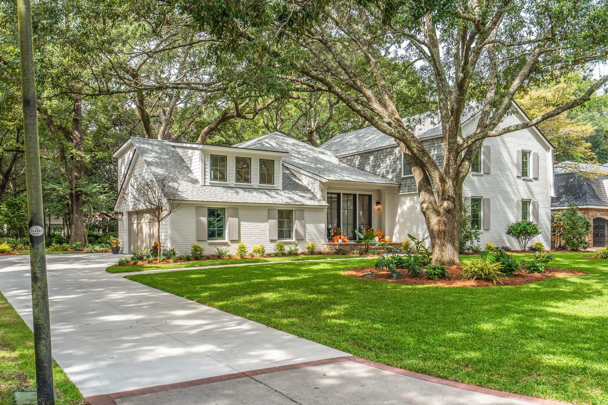 810 Creekside Drive