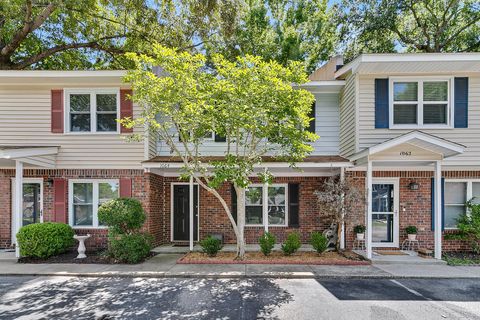 Townhouse in Mount Pleasant SC 1064 Hunters Trace.jpg