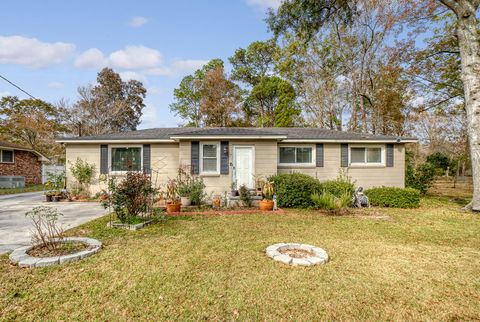 A home in North Charleston