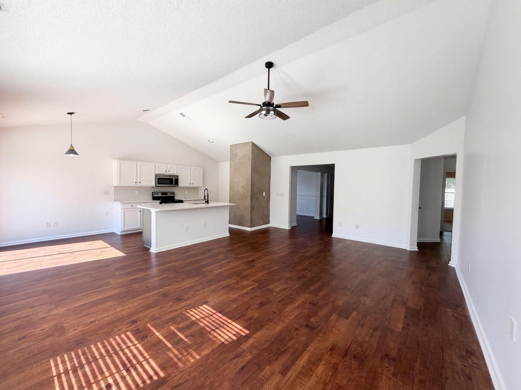 Photo of 5138 Thornton Drive, Summerville, SC 29485 (MLS # 26028388)