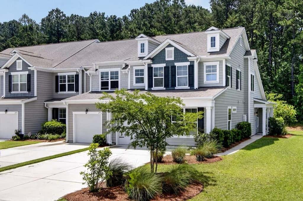 Photo of 2572 Kingsfield Street, Mount Pleasant, SC 29466 (MLS # 26016090)