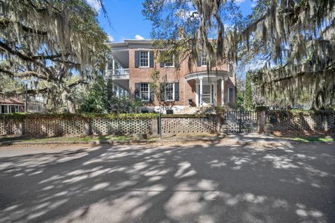 Photo of 604 Pinckney Street, Beaufort, SC 29902 (MLS # 25021384)