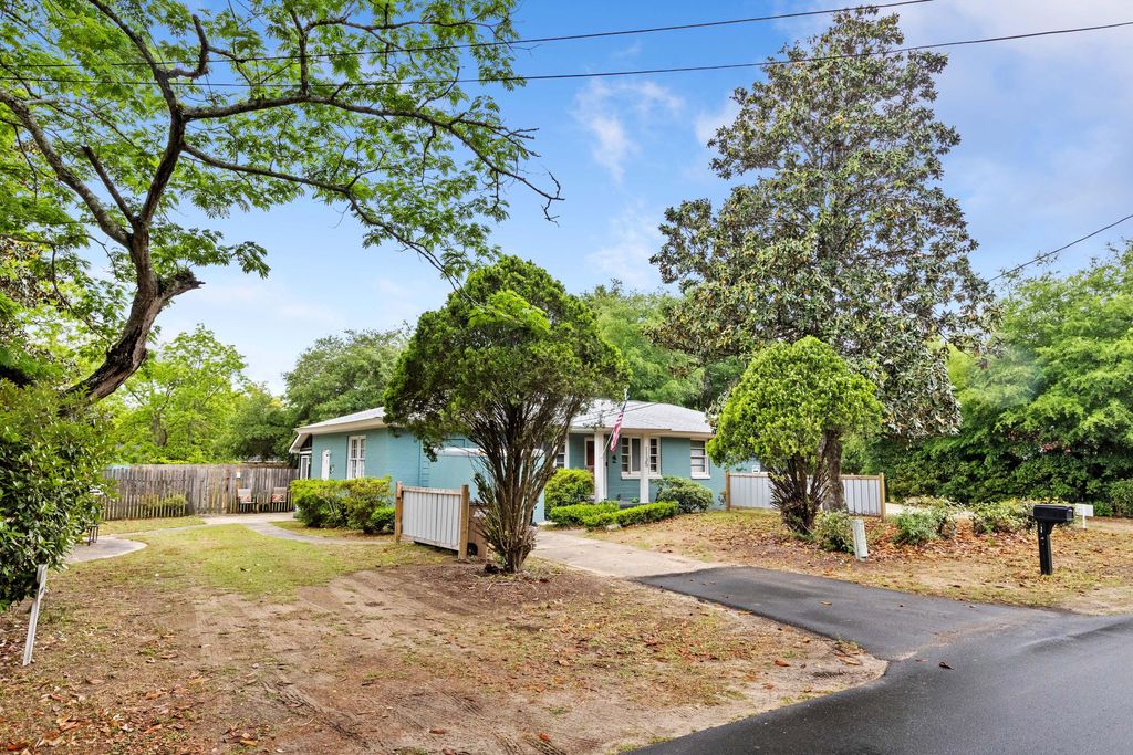 Photo of 1135 Greenhill Road, Charleston, SC 29412 (MLS # 26012816)