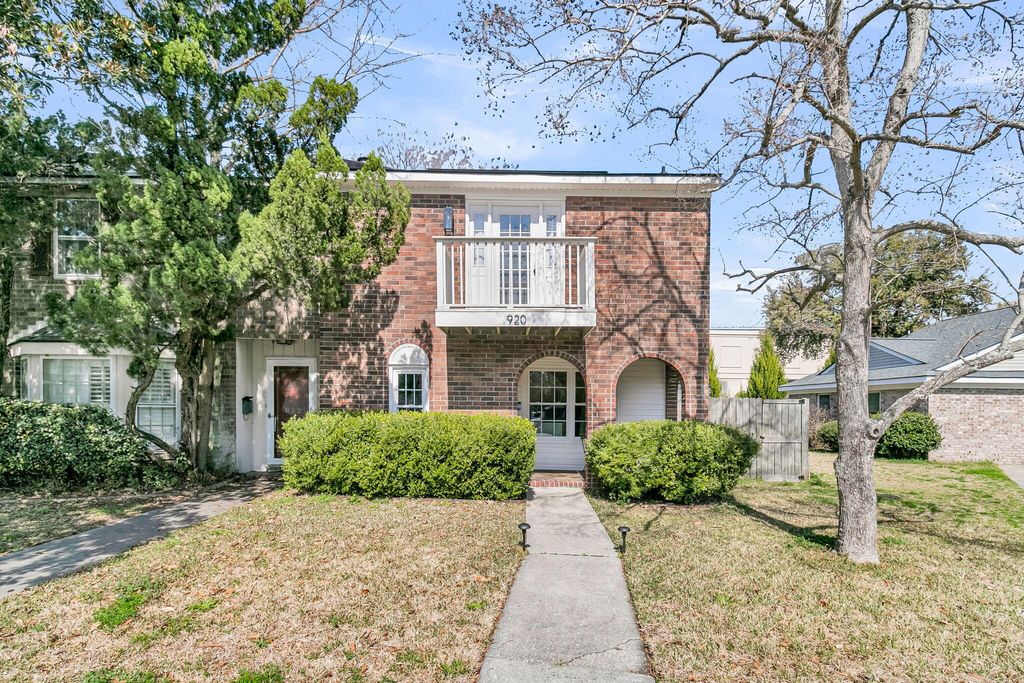 Photo of 920 Beresford Court, Mount Pleasant, SC 29464 (MLS # 26005254)