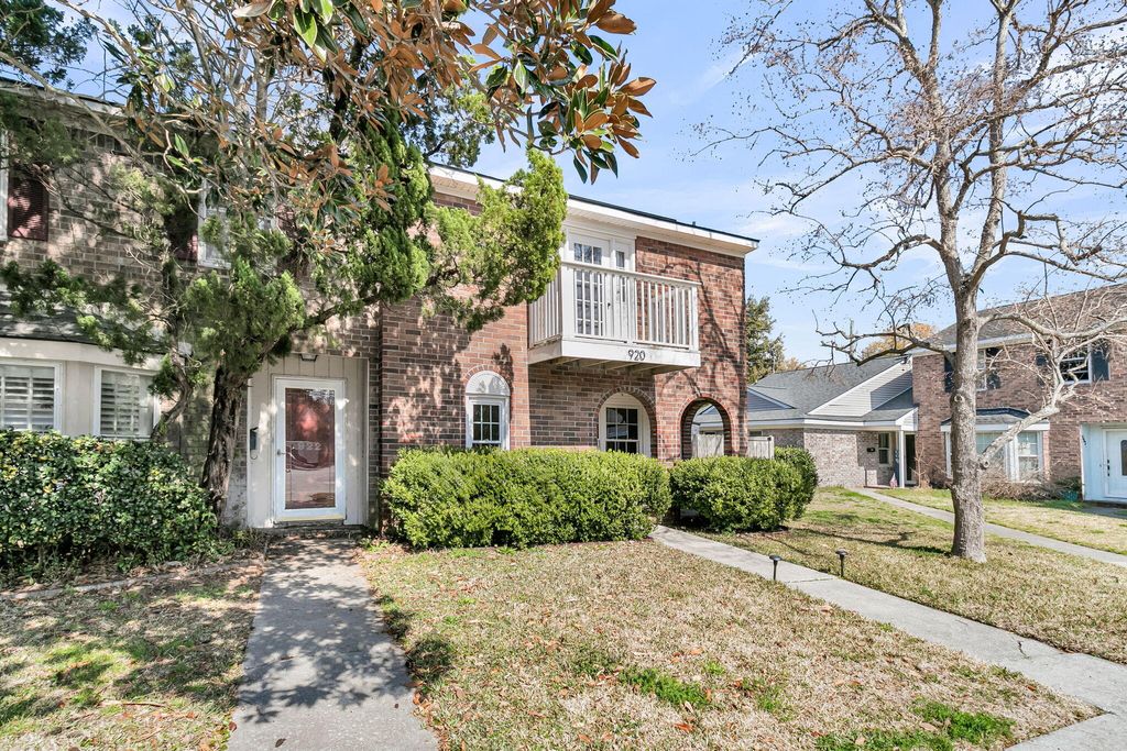 Photo of 920 Beresford Court, Mount Pleasant, SC 29464 (MLS # 26005254)