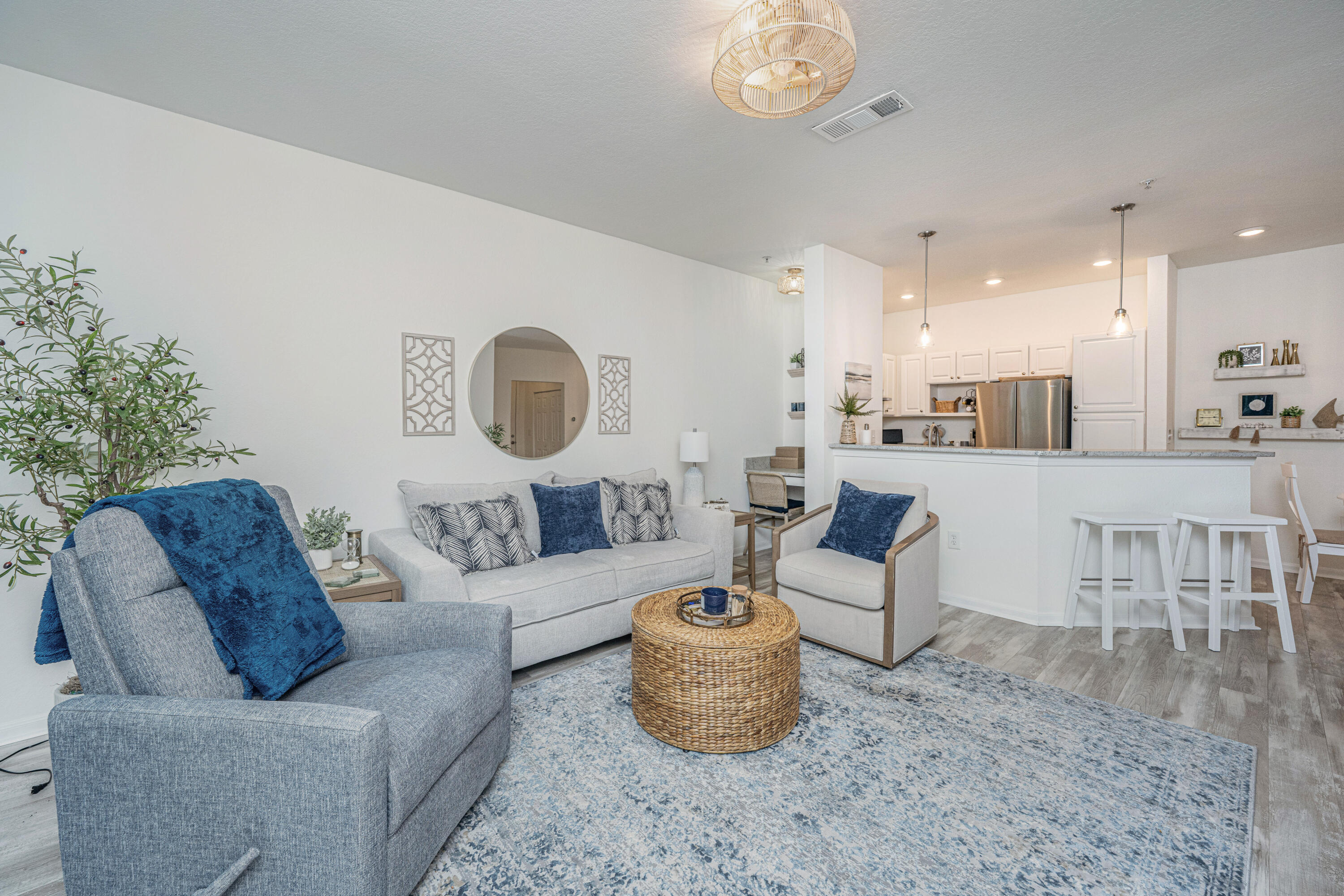 60 Fenwick Hall Allee 524