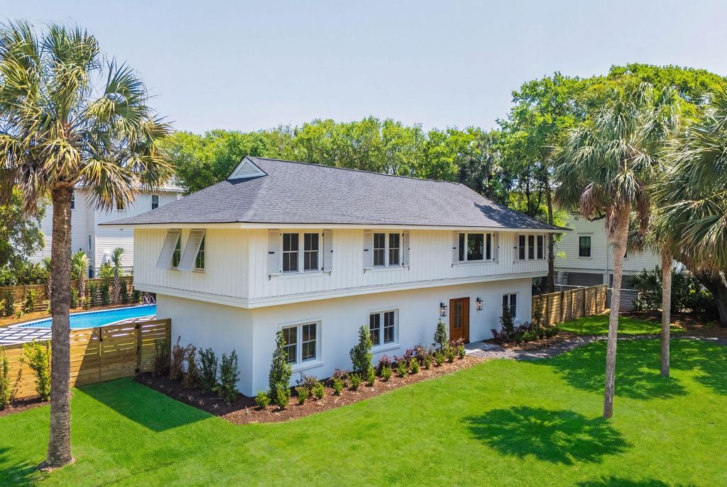 Photo of 8 46th Avenue, Isle of Palms, SC 29451 (MLS # 26011924)