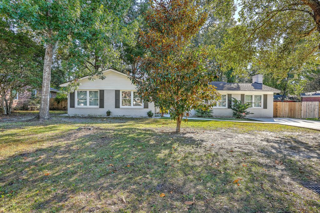 Photo of 2477 Swallow Drive, Charleston, SC 29414 (MLS # 26001153)