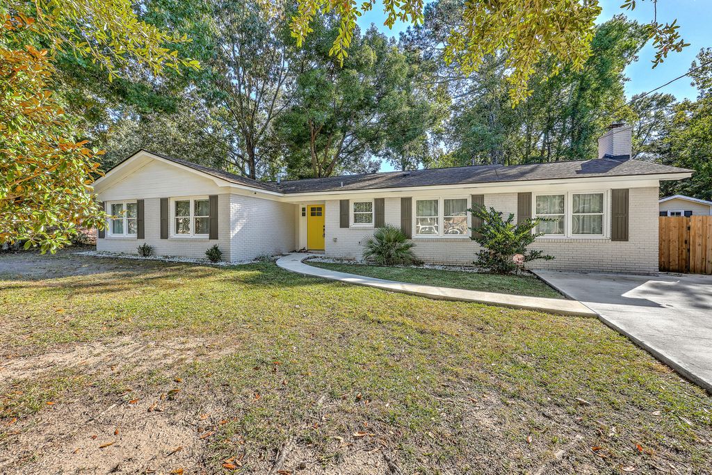 Photo of 2477 Swallow Drive, Charleston, SC 29414 (MLS # 26001153)