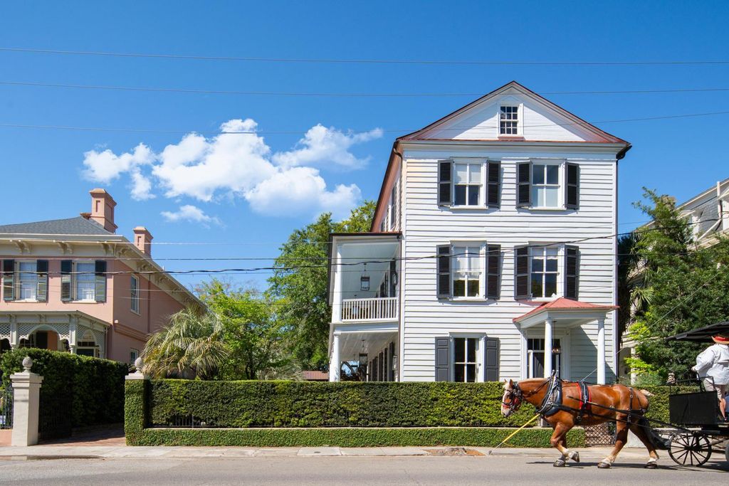 Photo of 71 Rutledge Avenue, Charleston, SC 29401 (MLS # 26010859)