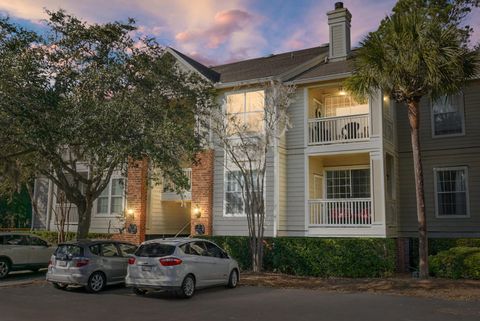 Photo of 1600 Long Grove Drive #1223, Mount Pleasant, SC 29464 (MLS # 26000028)