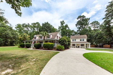 Photo of 194 Pecan Drive, Summerville, SC 29483 (MLS # 26021112)