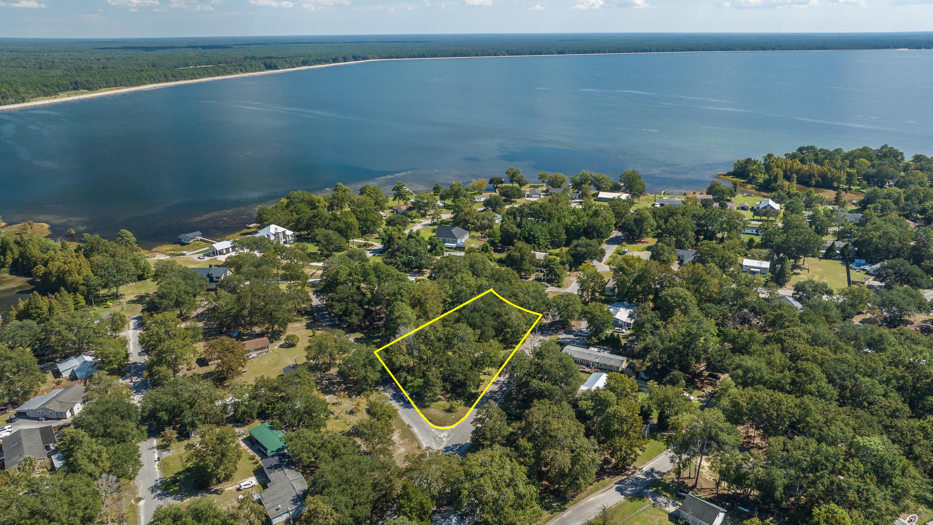 102 Catfish Landing Circle