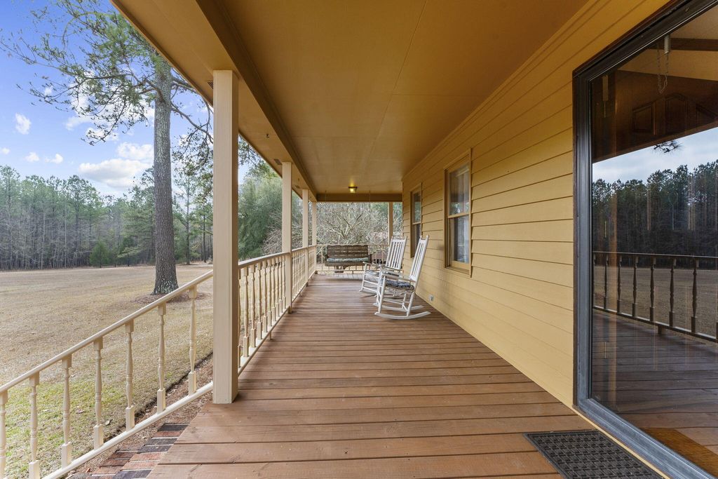 Photo of 237 Benchwood Drive, Orangeburg, SC 29115 (MLS # 26006336)