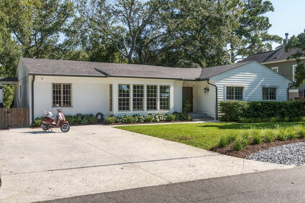 Photo of 3 Rebellion Road, Charleston, SC 29407 (MLS # 26027553)
