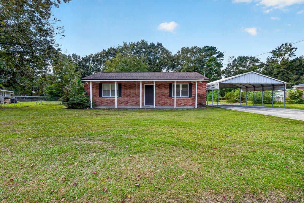 Photo of 104 Pineview Drive, Goose Creek, SC 29445 (MLS # 26029414)