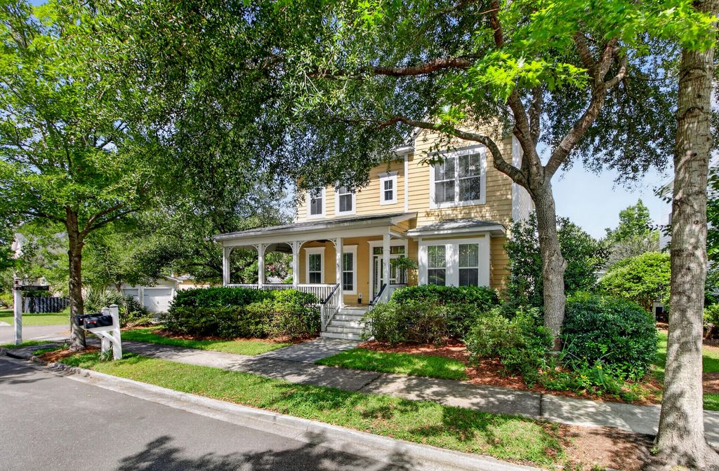 Photo of 120 Westoe Street, Summerville, SC 29483 (MLS # 26015381)