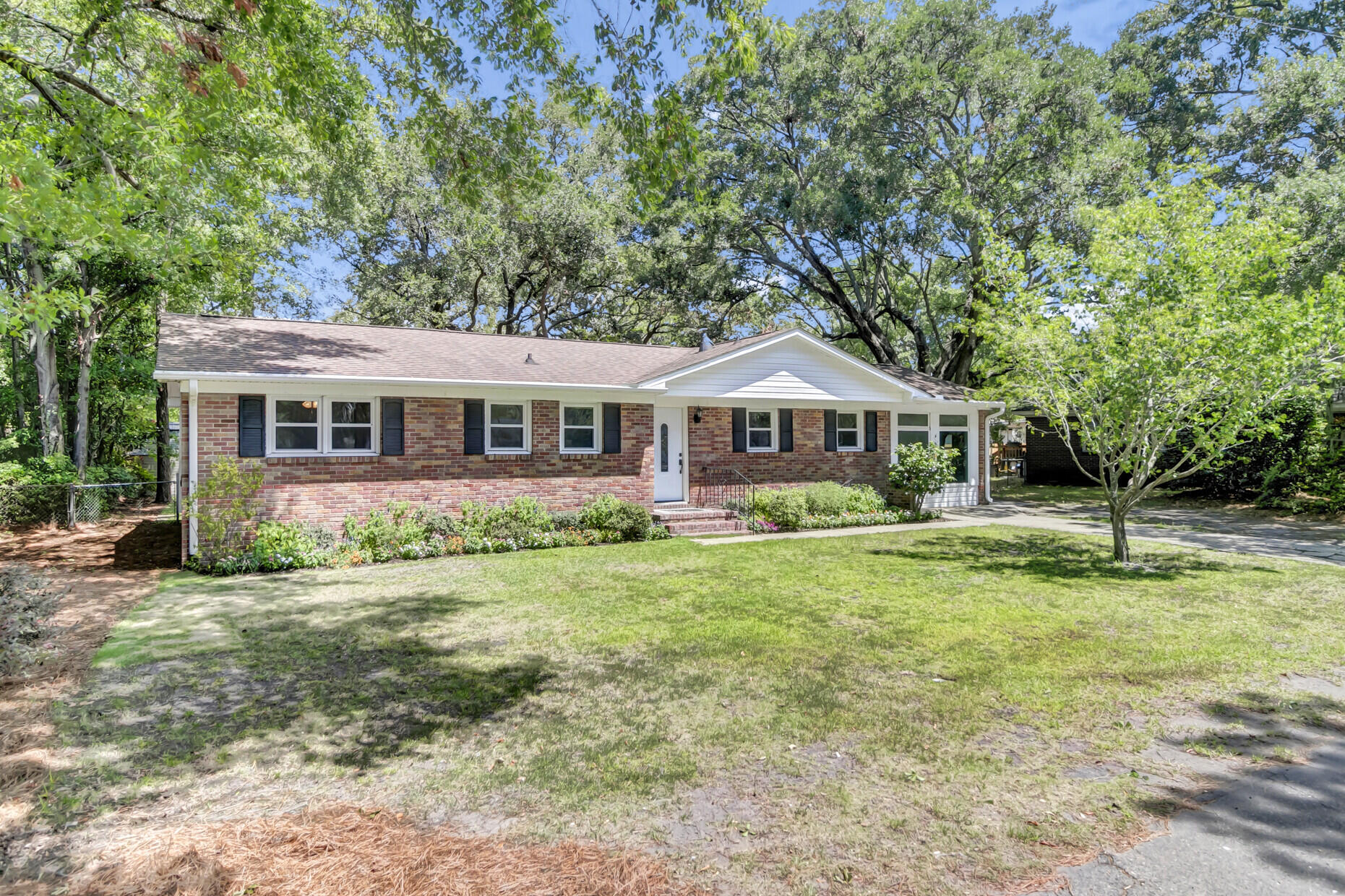 1510 Manor Boulevard