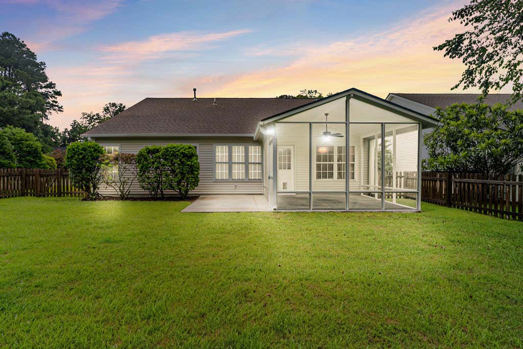 Photo of 1417 Wellesley Circle, Mount Pleasant, SC 29466 (MLS # 26021000)
