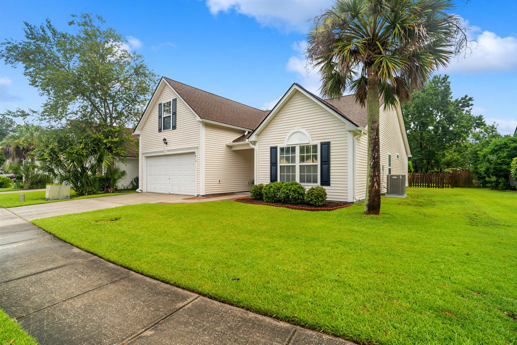 Photo of 1417 Wellesley Circle, Mount Pleasant, SC 29466 (MLS # 26021000)