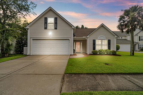 Photo of 1417 Wellesley Circle, Mount Pleasant, SC 29466 (MLS # 26021000)