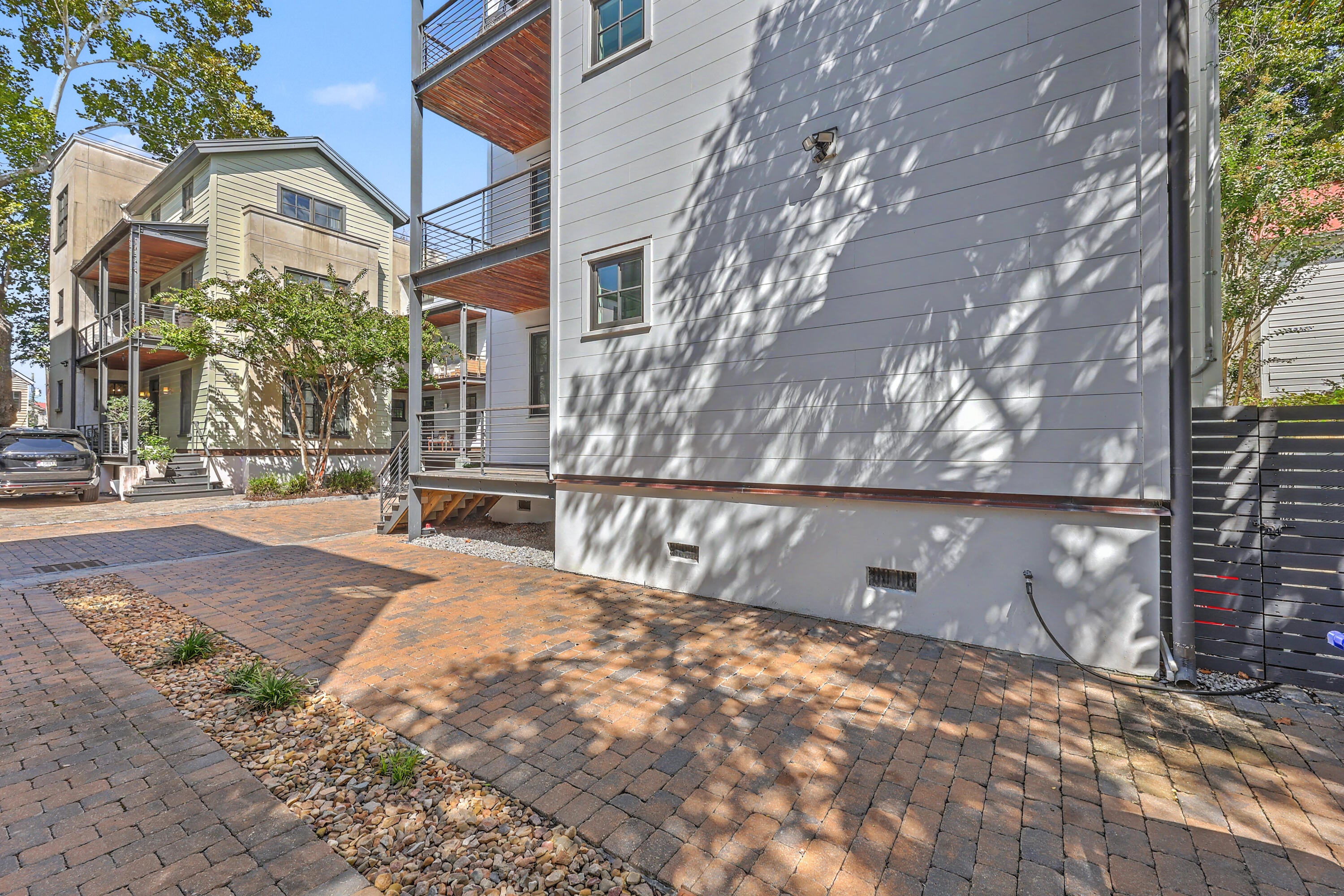 7 Brewster Court