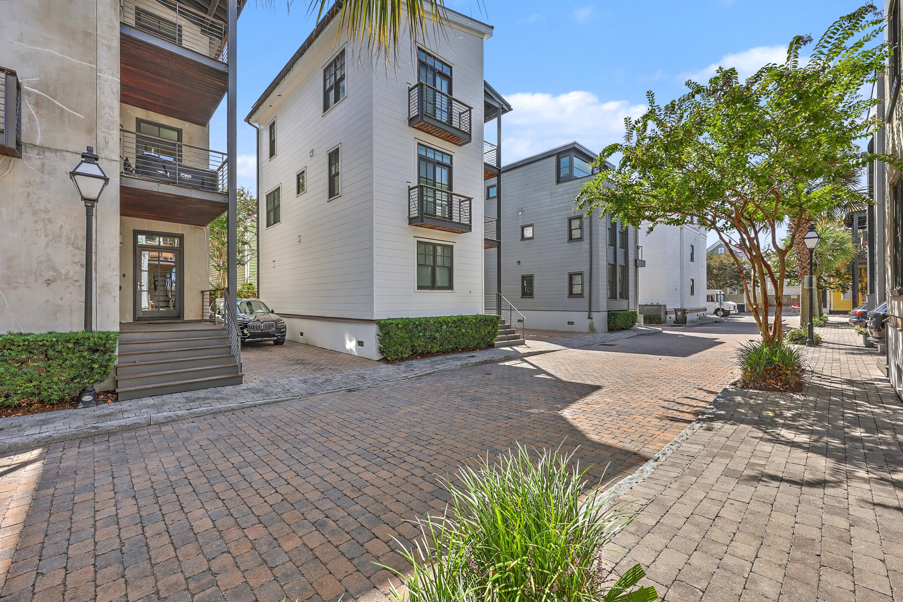 7 Brewster Court