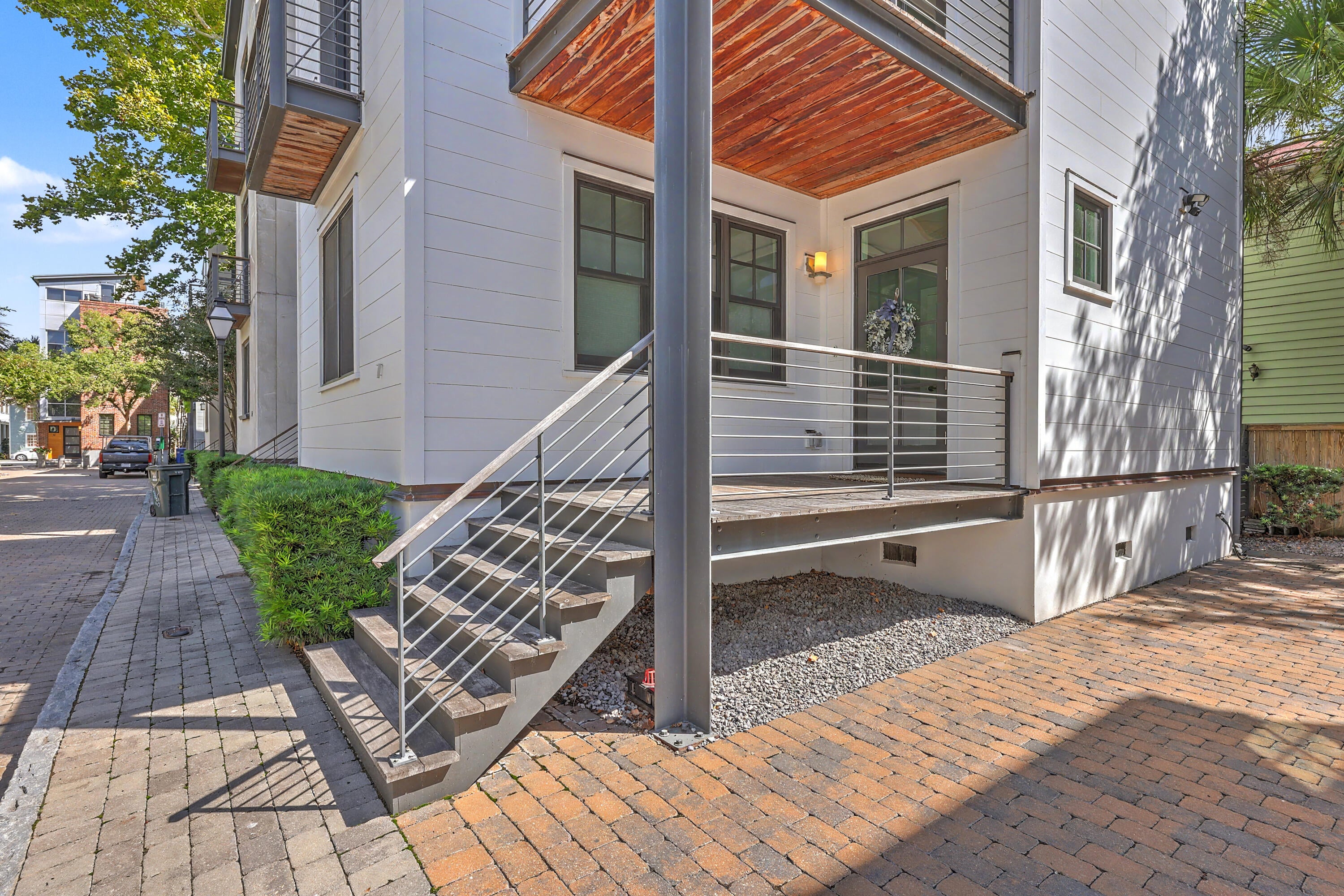 7 Brewster Court