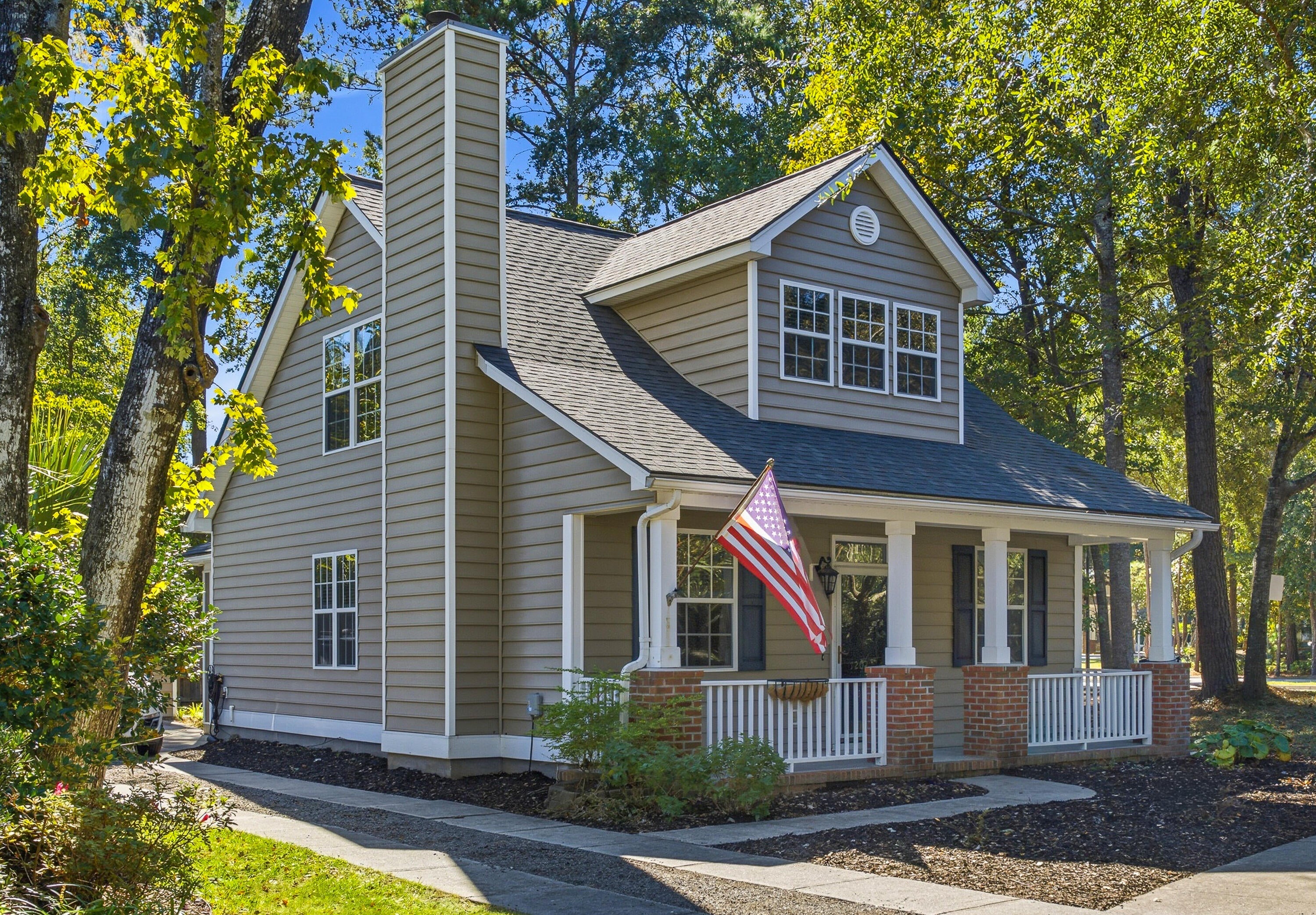 1202 Laurel Park Trail