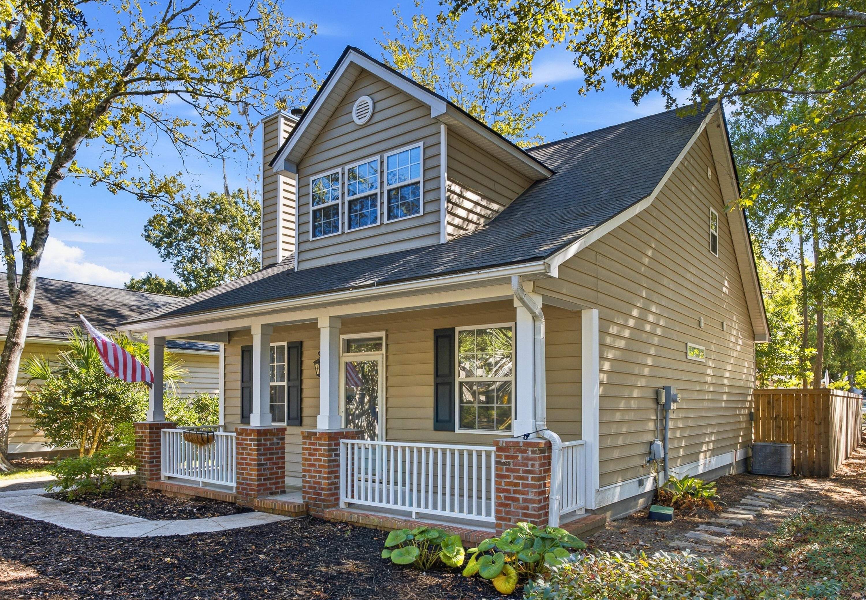 1202 Laurel Park Trail