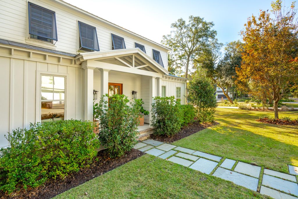 Photo of 304 4th Avenue, Mount Pleasant, SC 29464 (MLS # 25031610)