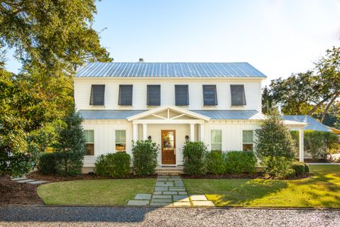 Photo of 304 4th Avenue, Mount Pleasant, SC 29464 (MLS # 25031610)