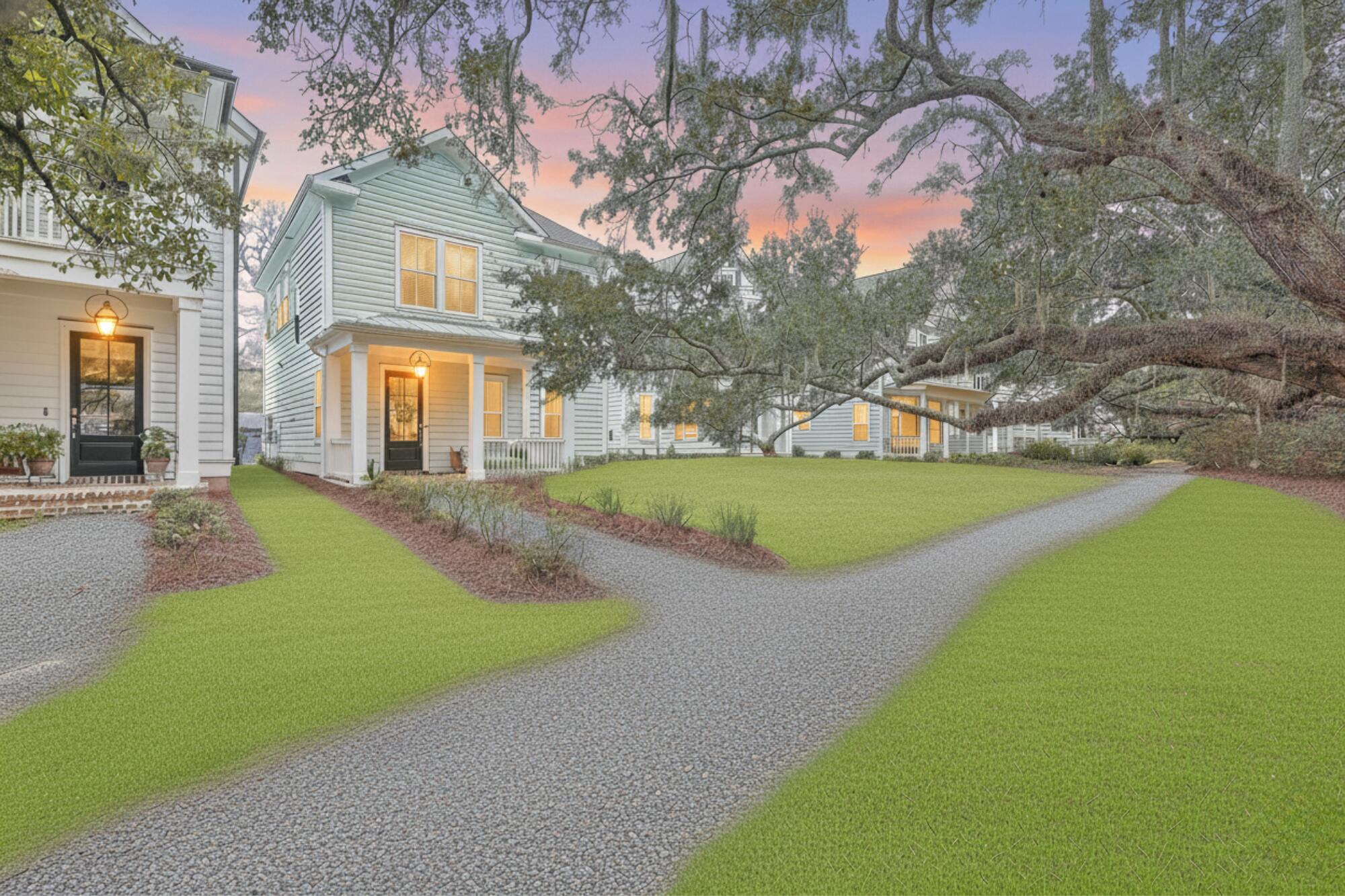 1032 Avenue Of Oaks