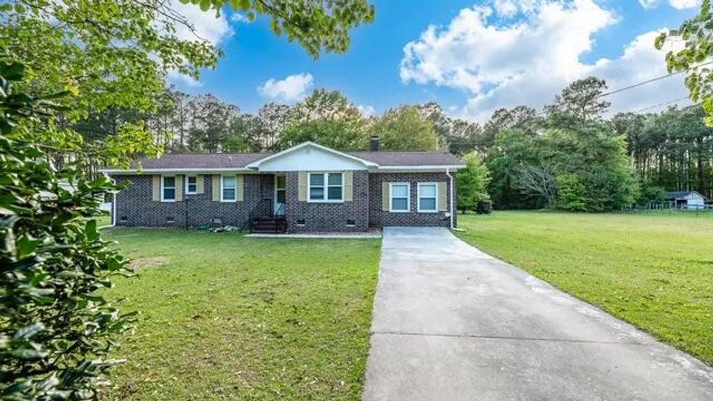 Photo of 324 W End Drive, Moncks Corner, SC 29461 (MLS # 25031405)
