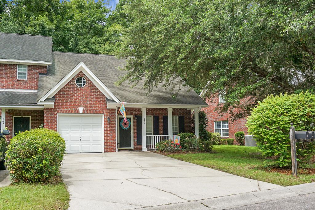 Photo of 107 Walden Ridge Way Way, Summerville, SC 29485 (MLS # 25028267)