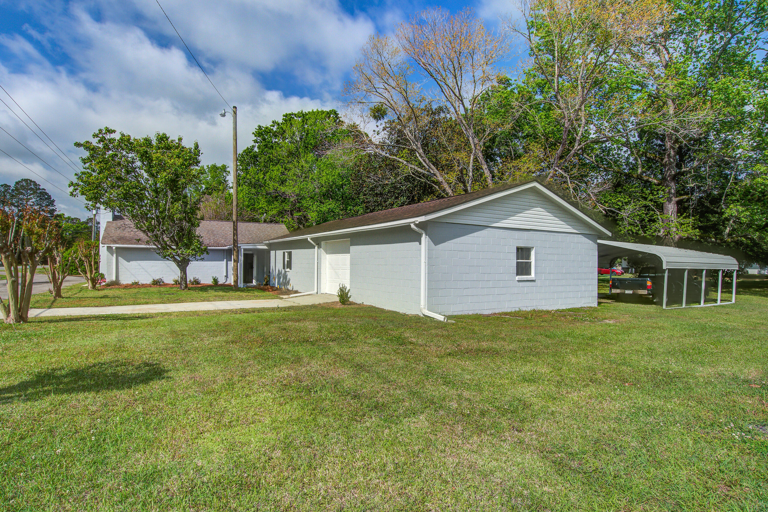 2164 N Hwy 17a