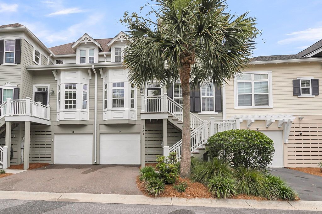 Photo of 1904 English Ivy Court, Mount Pleasant, SC 29464 (MLS # 25029029)