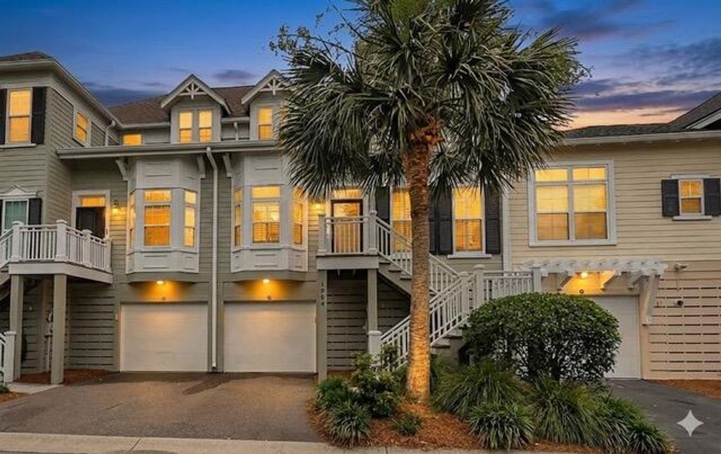 Photo of 1904 English Ivy Court, Mount Pleasant, SC 29464 (MLS # 25029029)