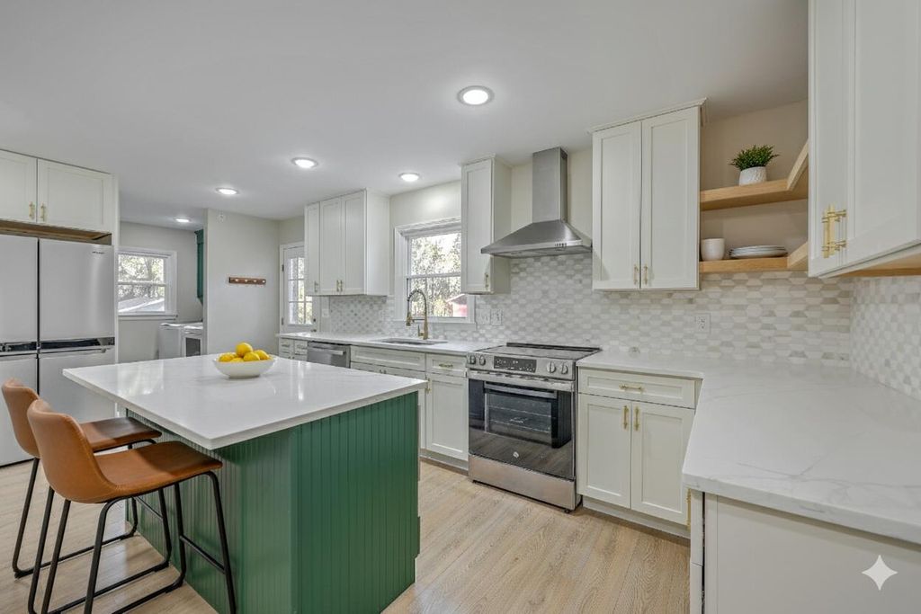 Photo of 1282 Starline Drive, Summerville, SC 29486 (MLS # 25032599)