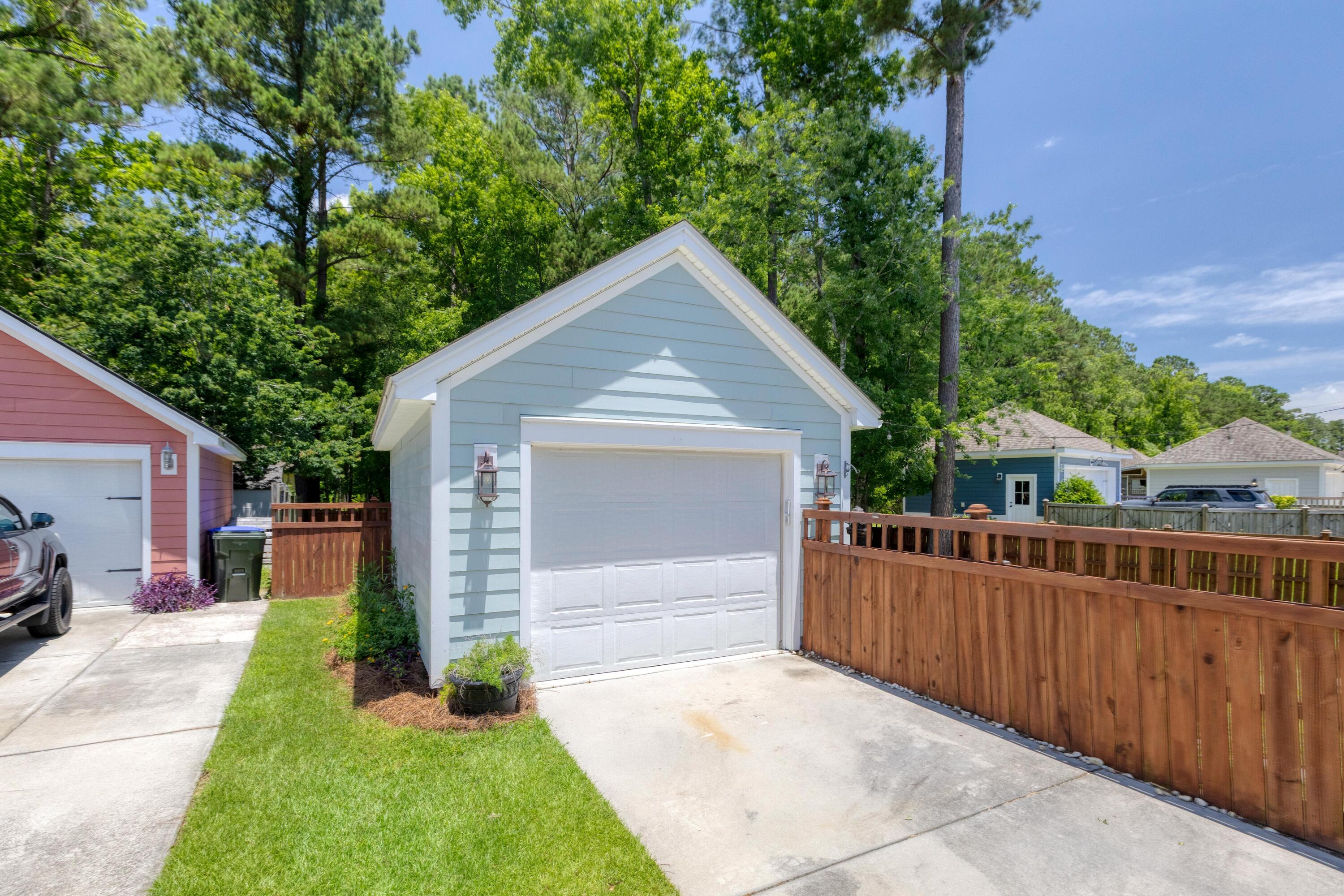 1666 Sparkleberry Lane