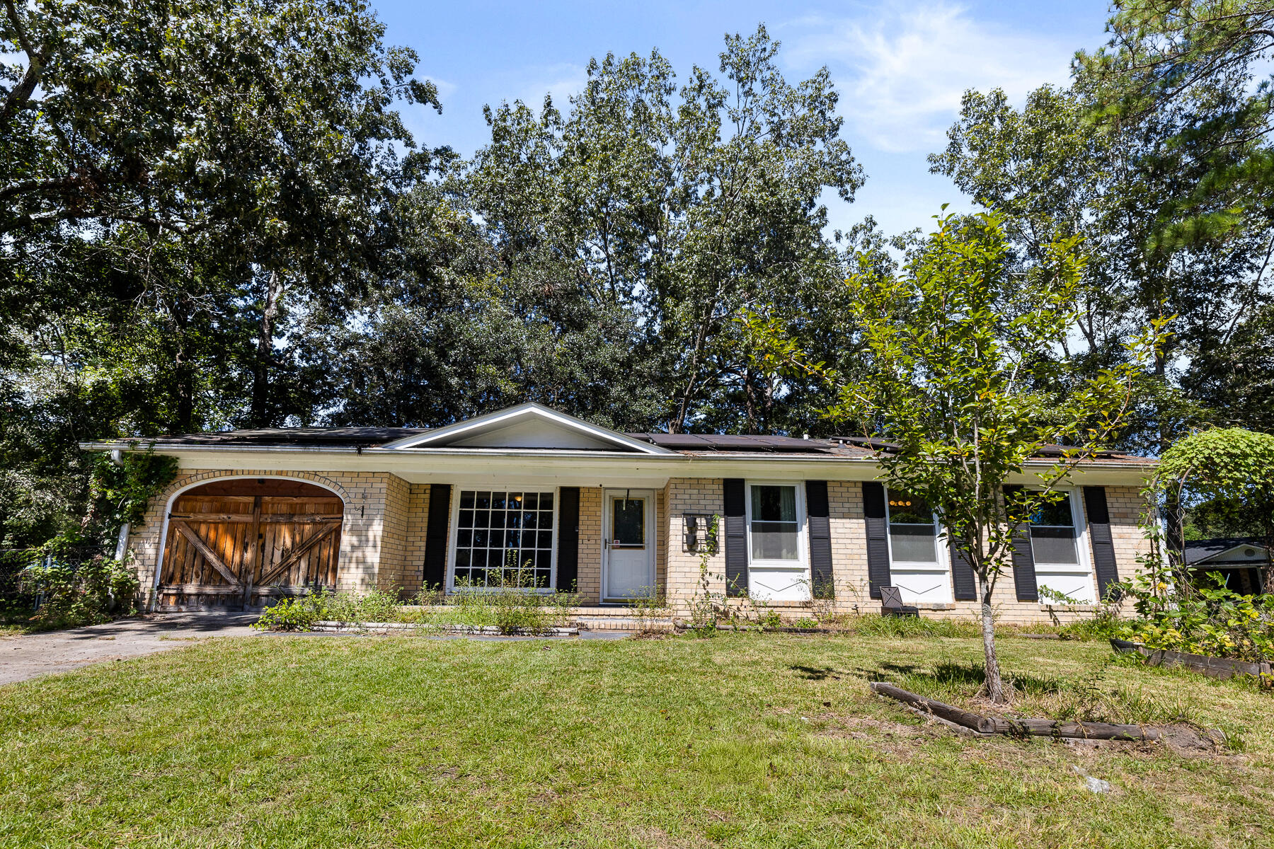 109 Greenhurst Avenue