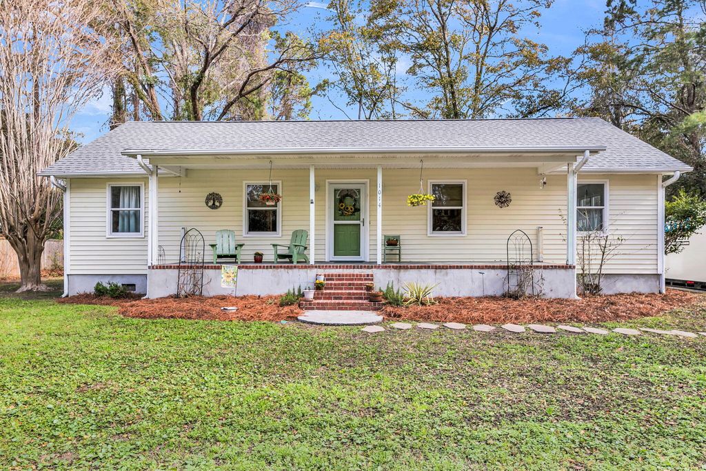 Photo of 1014 Benton Bnd Road, Charleston, SC 29412 (MLS # 26006971)