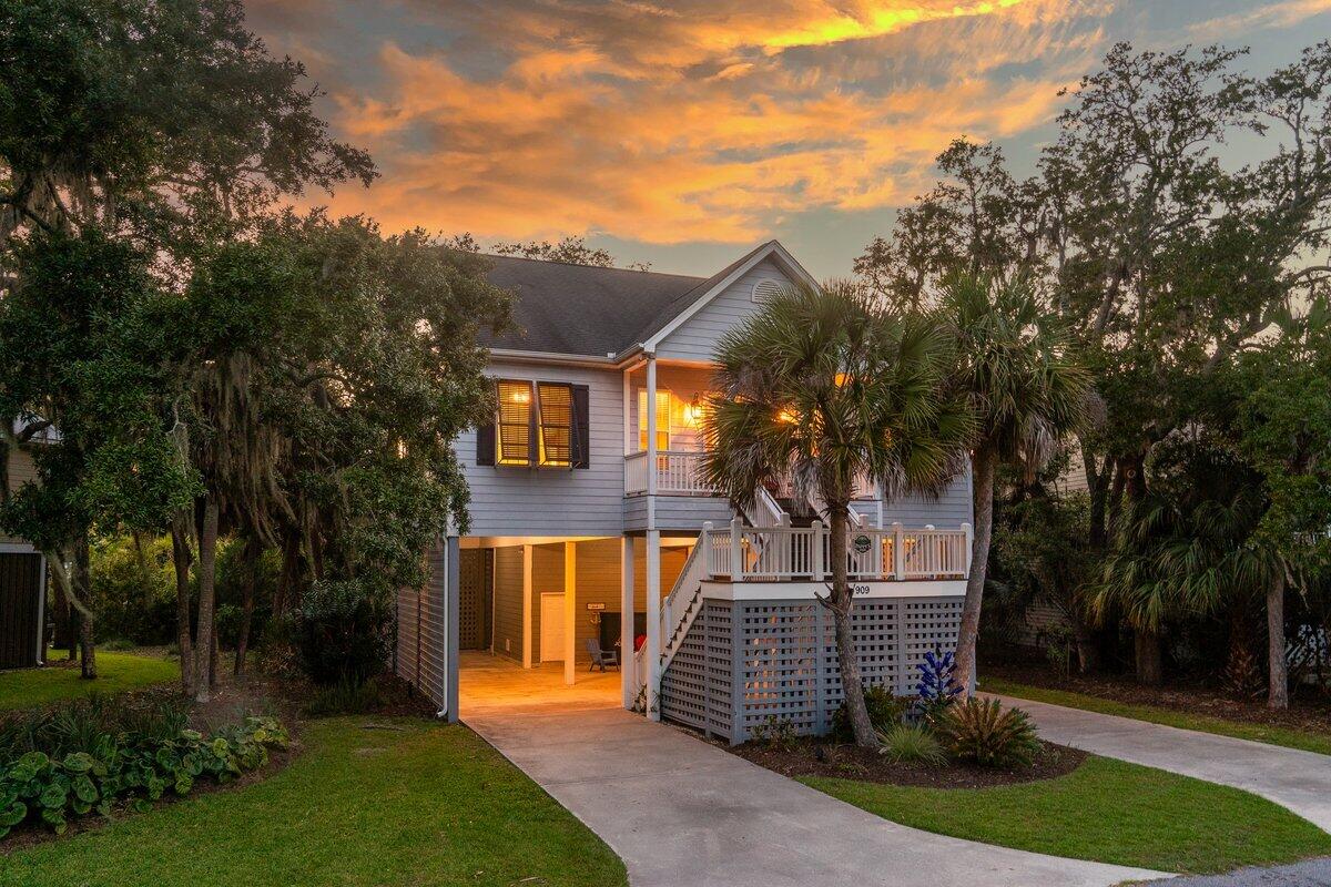 909 Fairway Drive