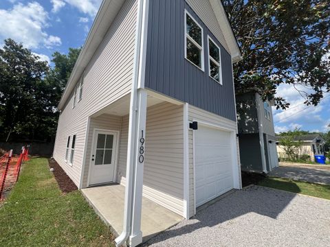 A home in North Charleston