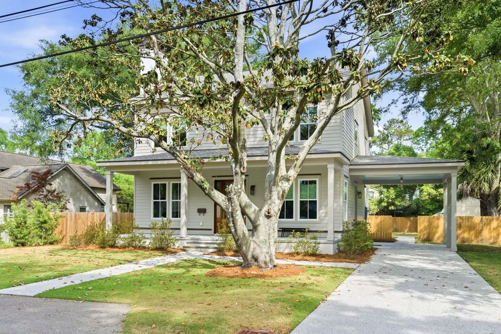 Photo of 18 Riverdale Drive, Charleston, SC 29407 (MLS # 26012418)