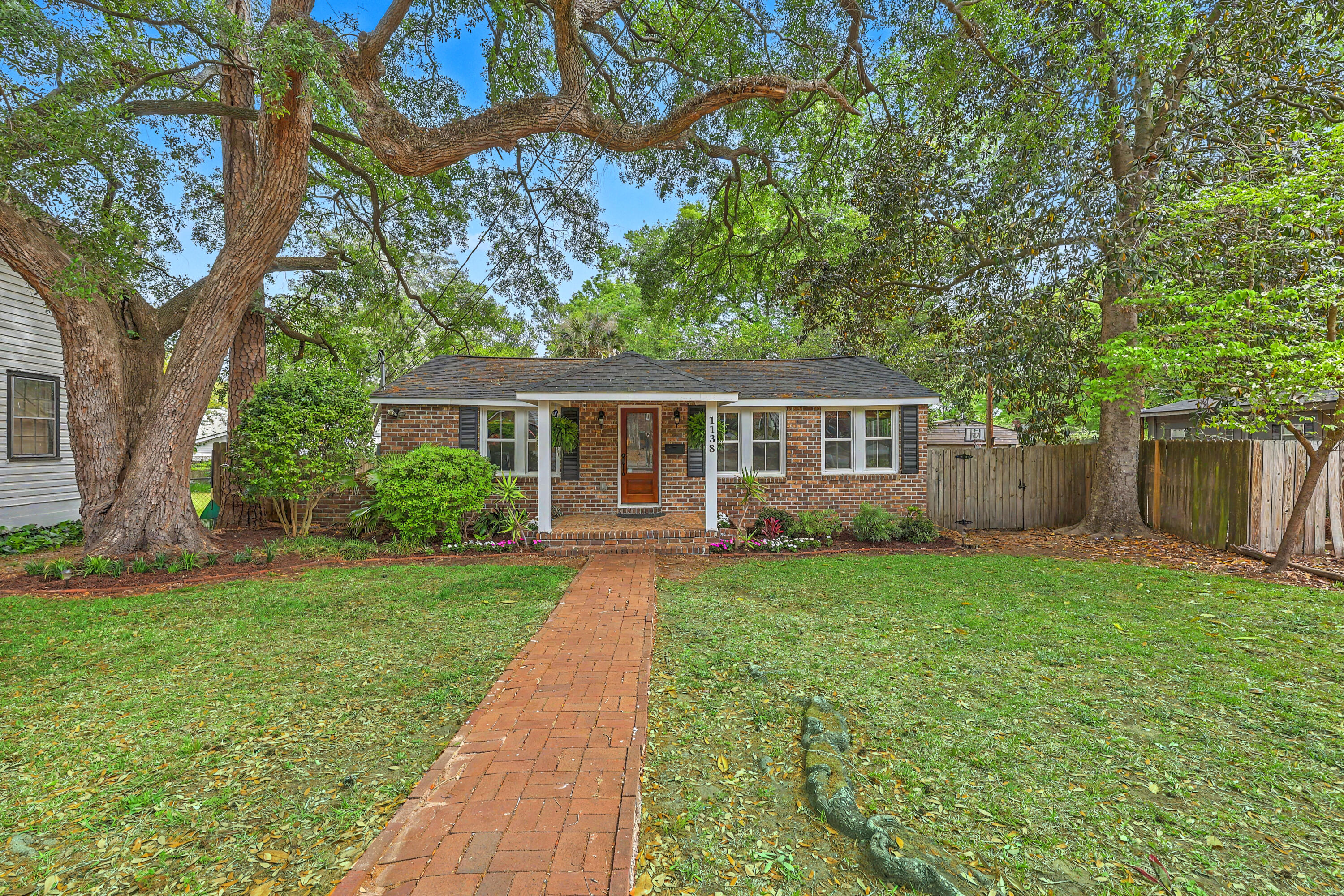 1138 Leesville Street