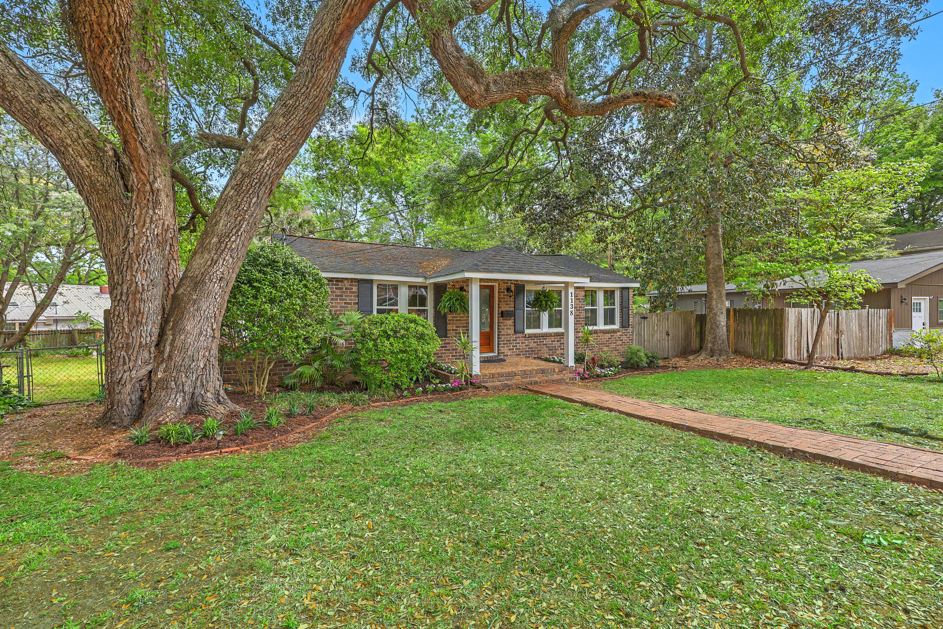 1138 Leesville Street