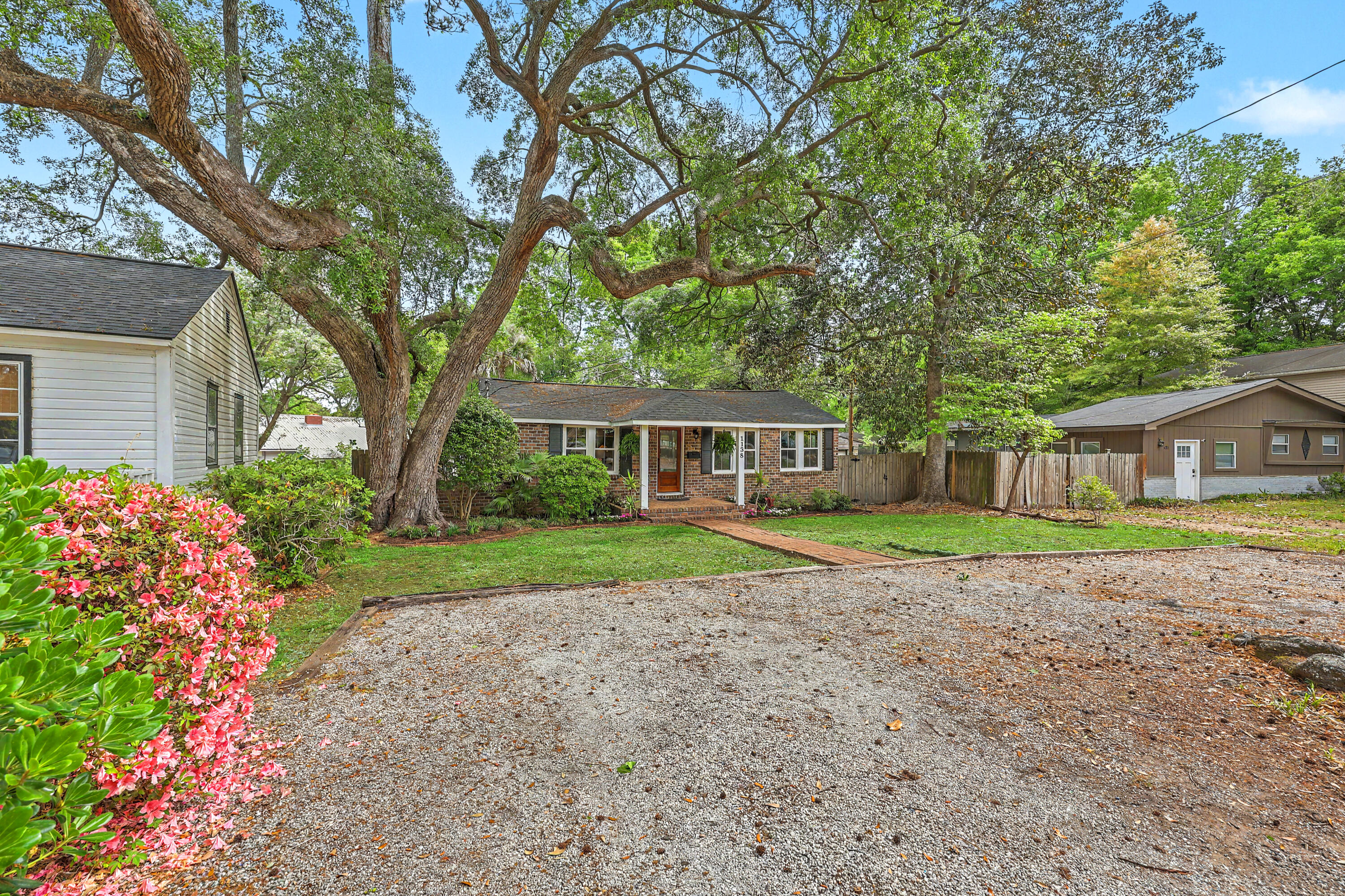 1138 Leesville Street