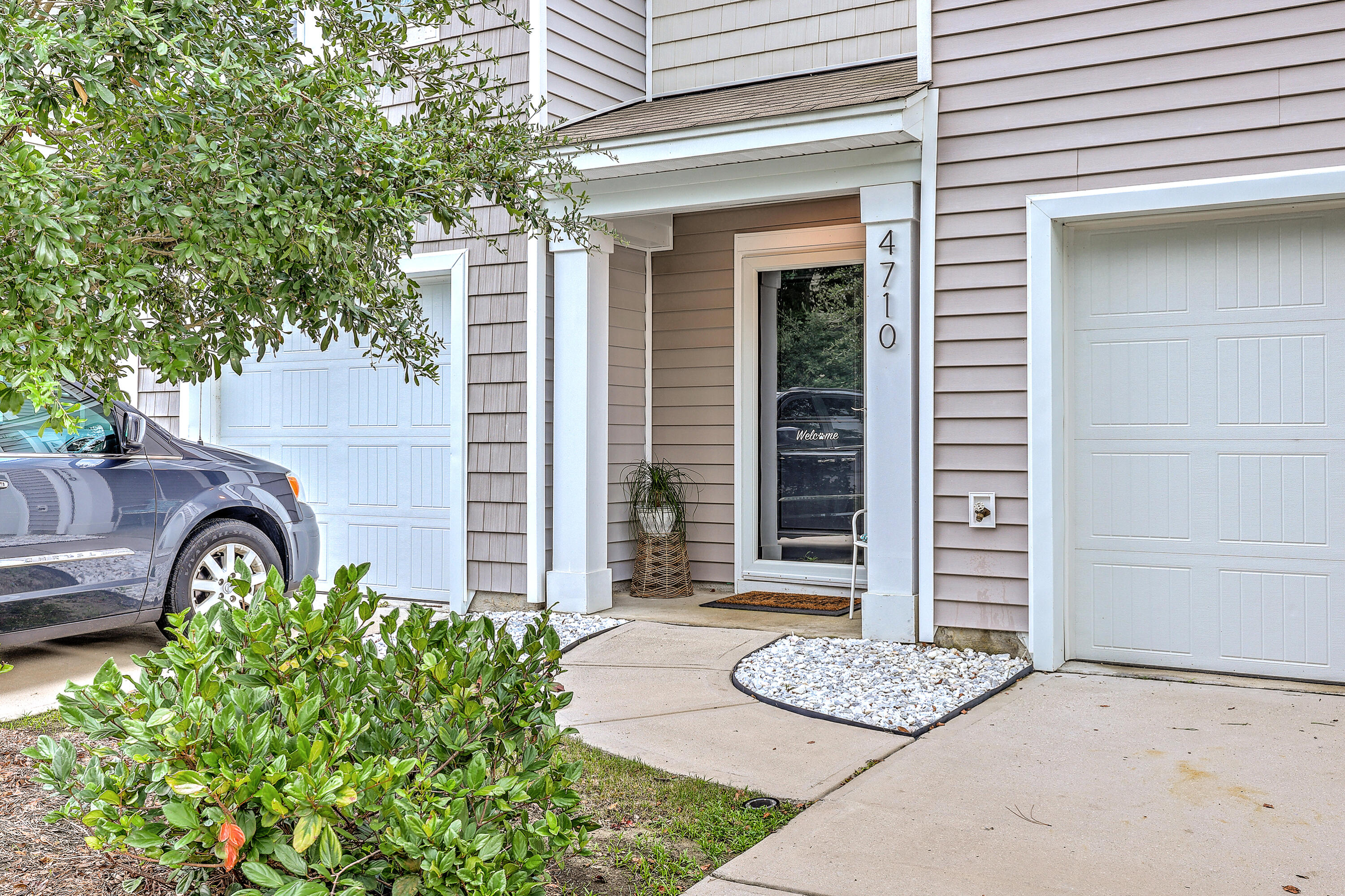 4710 Palm View Circle