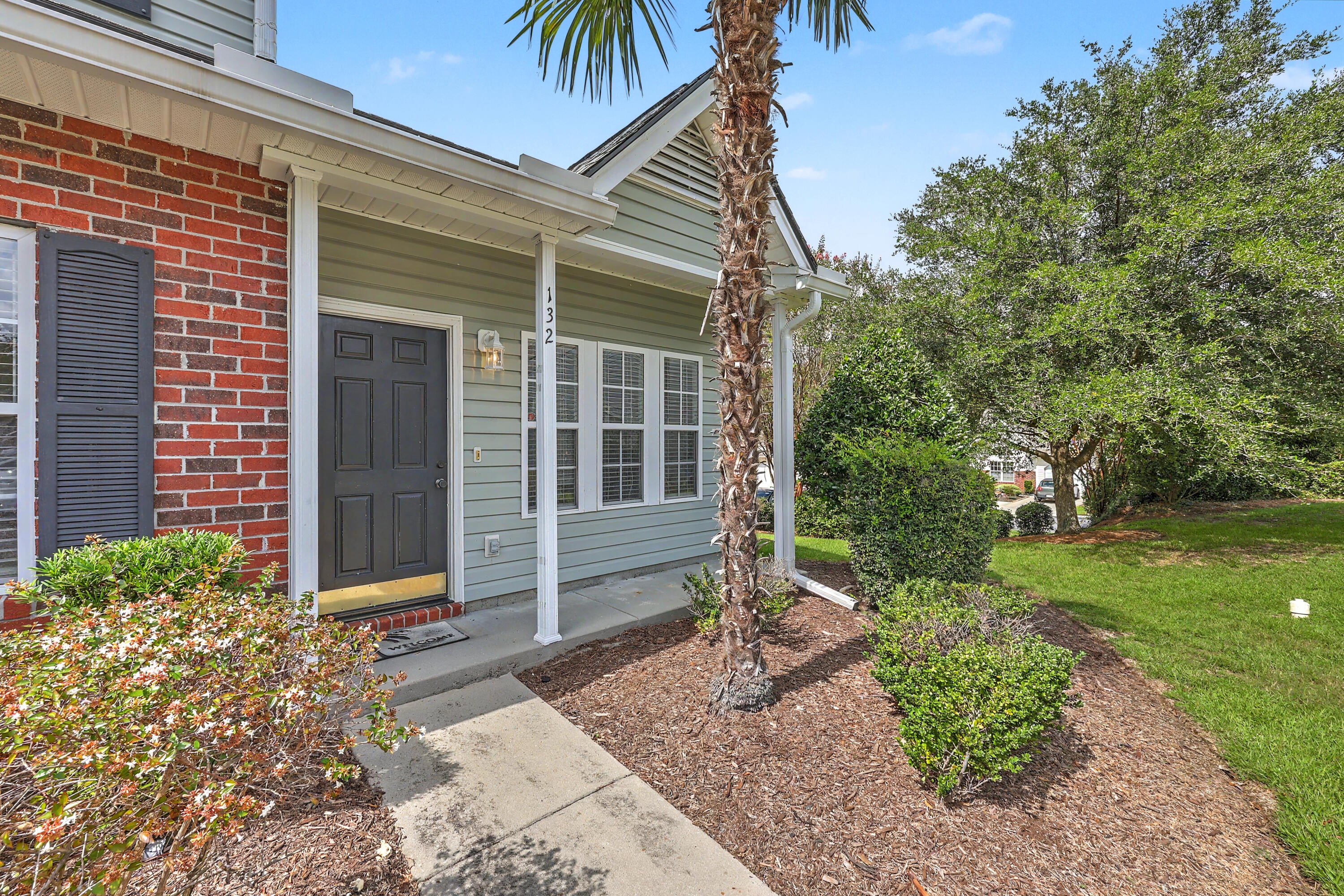 132 Hornby Circle